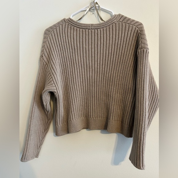 Abercrombie & Fitch Taupe Ribbed V-Neck Sweater - Picture 4 of 4